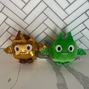 2023 Pet Simulator X Series 1 Dragon Gold Metallic Biscuit and Green Luna Plush